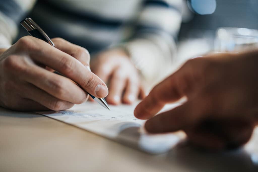 Government programs rely on accurate billing and honest reporting to make sure taxpayer money reaches the people and services it is meant to support. When a company or individual knowingly submits false claims for government funds, that conduct can lead to serious legal consequences. Employees and other people who discover this type of misconduct may have an important role in bringing it to light.